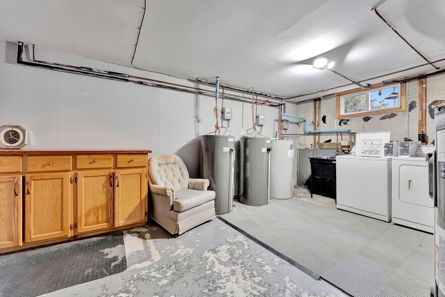 More Photos Of 52 Hampton St, Brantford Apartments For Sale