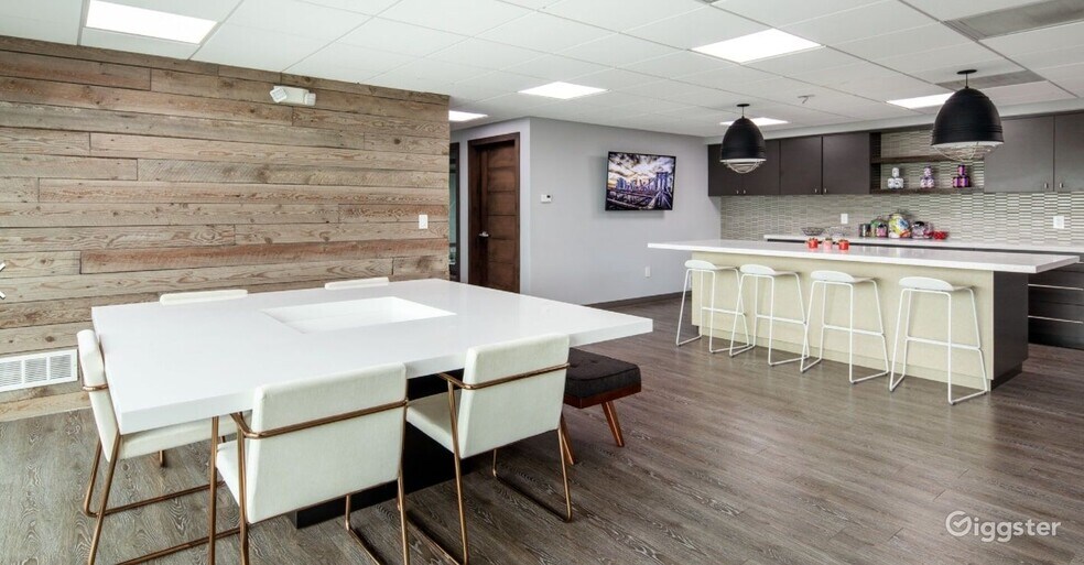 More Photos Of 18093 Prairie Ave, Torrance Office For Sale