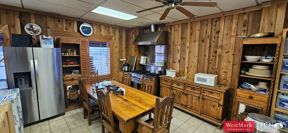 More Photos Of 824 Avenue B, Abernathy Service Station For Sale