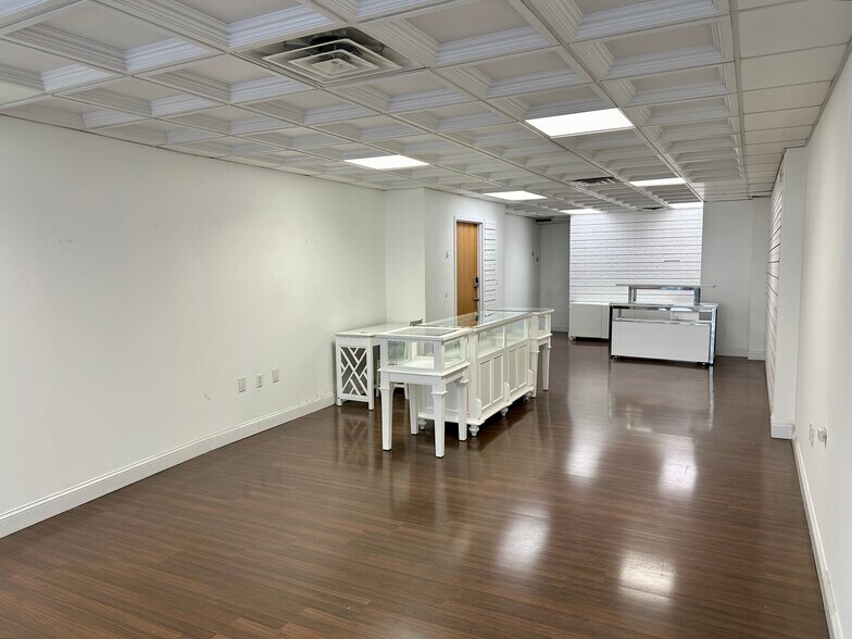 More Photos Of 106 W State St, Kennett Square Storefront Retail Office For Lease