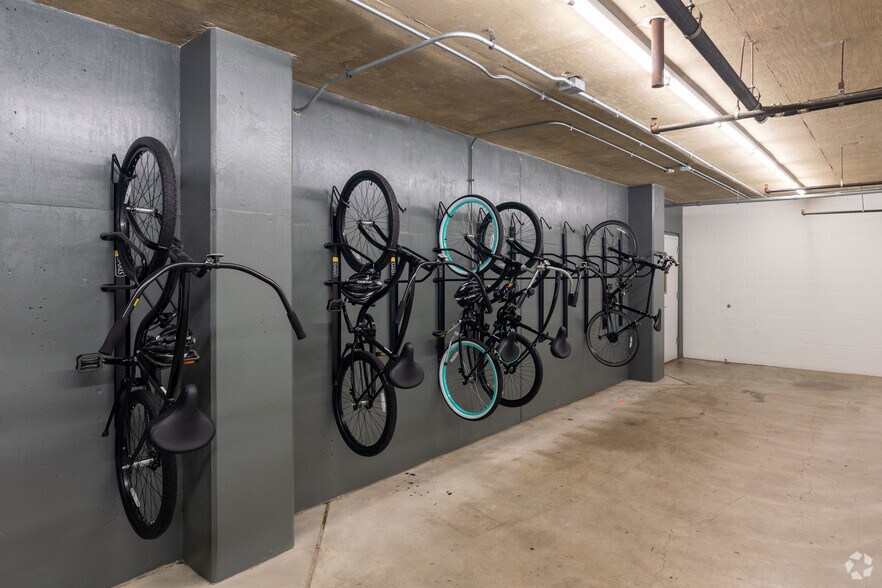 More Photos Of 500 Lake Cook Rd, Deerfield Unknown For Lease