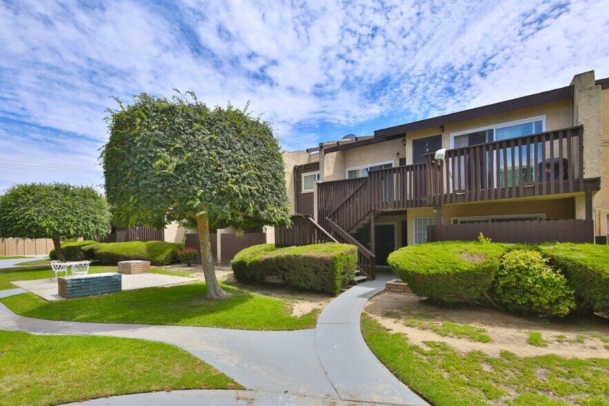 More Photos Of 6952 Westpark Pl, Westminster Apartments For Sale