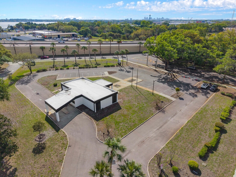 More Photos Of 3305 Lake Breeze Dr, Orlando Bank For Sale