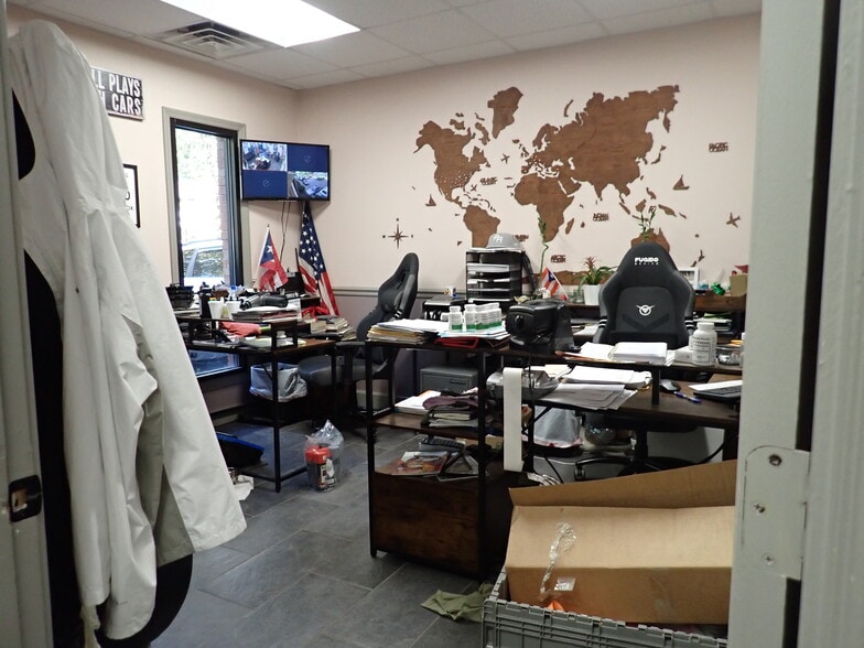More Photos Of 160 Etowah Trace, Fayetteville Warehouse For Sale