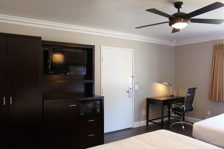 More Photos Of 1200 N H St, Lompoc Hotel For Sale