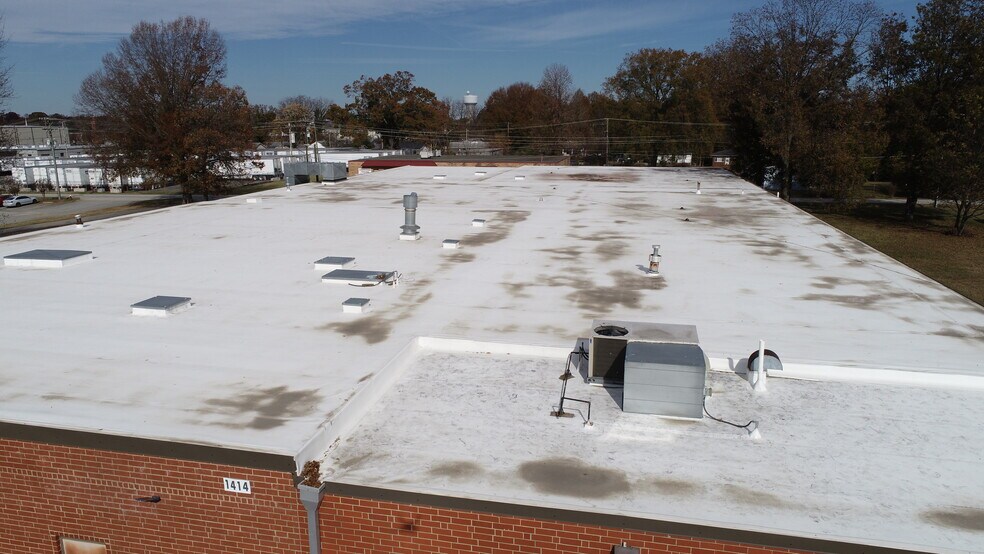 More Photos Of 1410-1414 Trinity Ave, High Point Warehouse For Lease