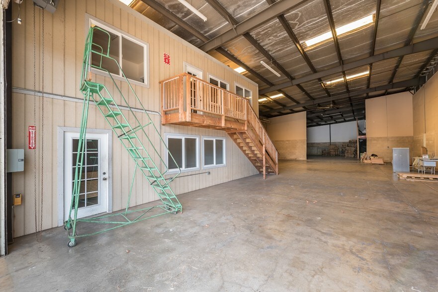 More Photos Of 3083 Aukele St, Lihue Warehouse For Lease