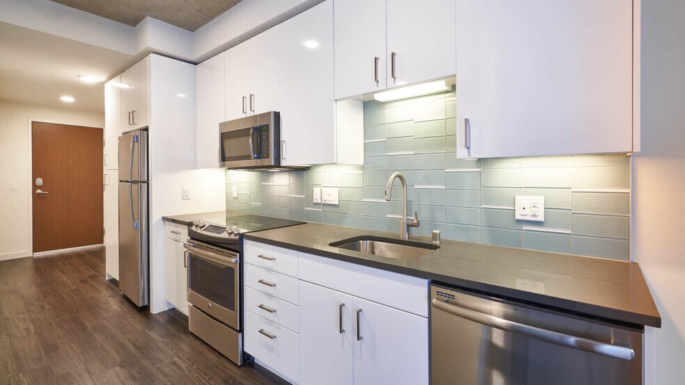 More Photos Of 221 Minor Ave N, Seattle Apartments For Lease