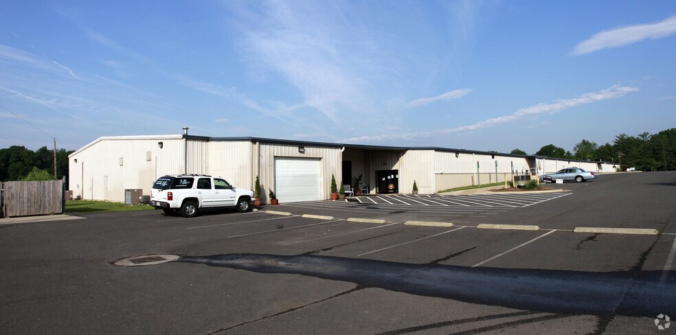 More Photos Of 6628 James Madison Hwy, Haymarket Warehouse For Lease
