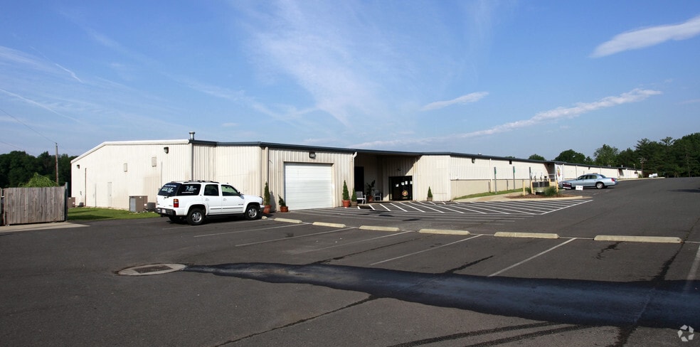 More Photos Of 6628 James Madison Hwy, Haymarket Warehouse For Lease