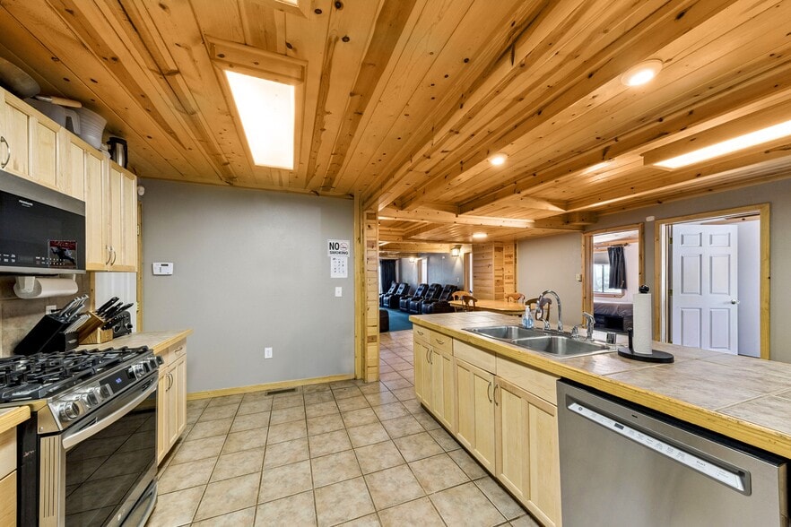 More Photos Of 804 Hwy 50, South Lake Tahoe Lodge Meeting Hall For Sale