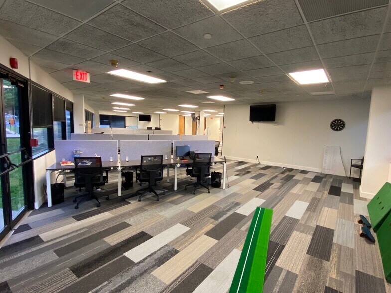 More Photos Of 1101 S Capital Of Texas Hwy, West Lake Hills Coworking Space