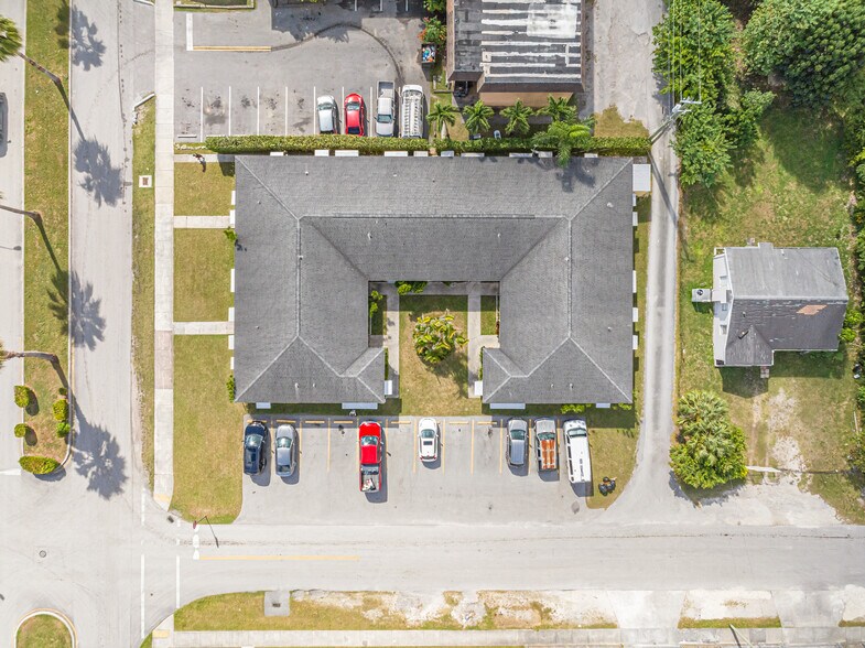 More Photos Of 112 NW 10th St, Homestead Apartments For Sale
