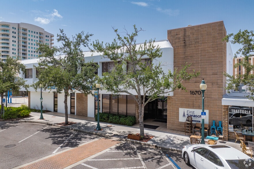 More Photos Of 1670 Main St, Sarasota Religious Facility For Sale