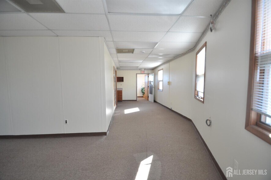 More Photos Of 2 Austin Ave, Iselin Office For Lease