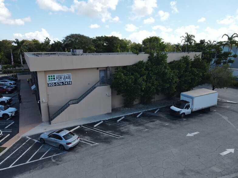 More Photos Of 5000 Biscayne Blvd, Miami Office For Lease