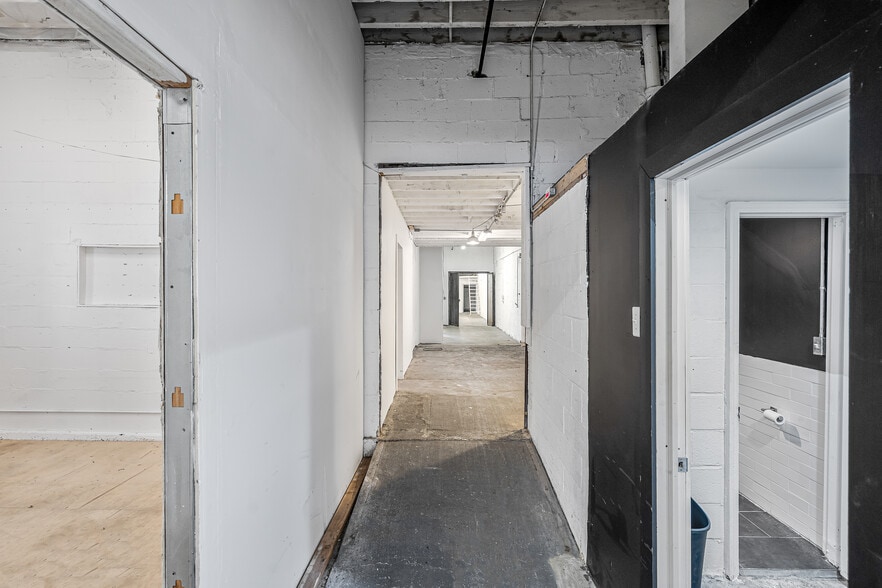 More Photos Of 112 Troutman St, Brooklyn Warehouse For Lease