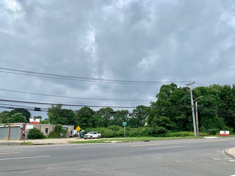 More Photos Of 1280-1290 Straight Path, Wyandanch Warehouse For Sale