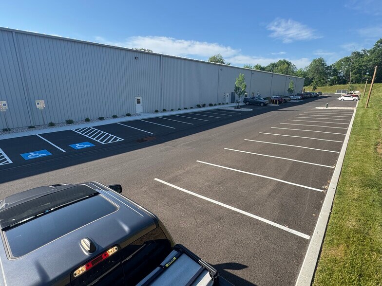 More Photos Of 967 Sweeney Dr, Hagerstown Light Manufacturing For Lease