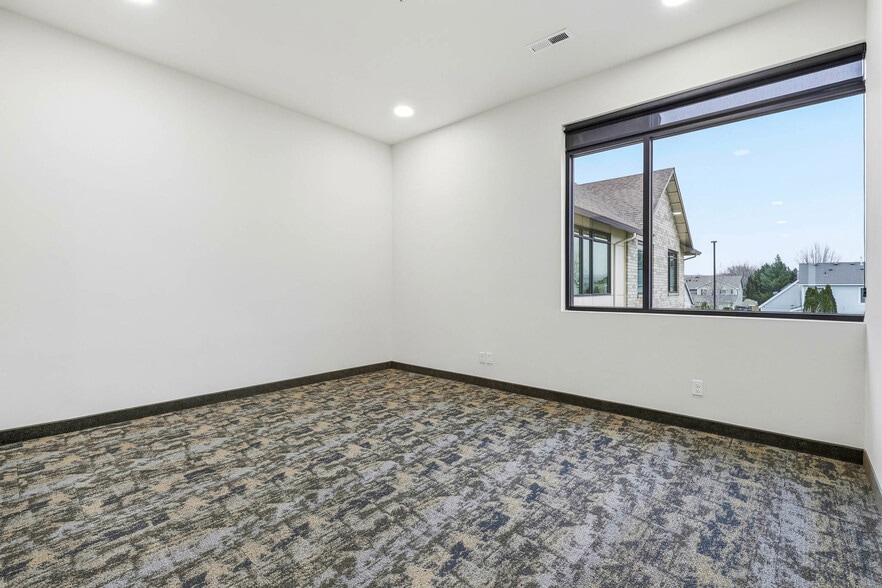 More Photos Of 30 S Louisiana St, Kennewick Loft Creative Space For Lease