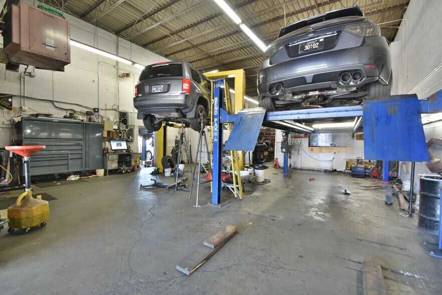 More Photos Of 5327 Clinton Hwy, Knoxville Auto Repair For Sale