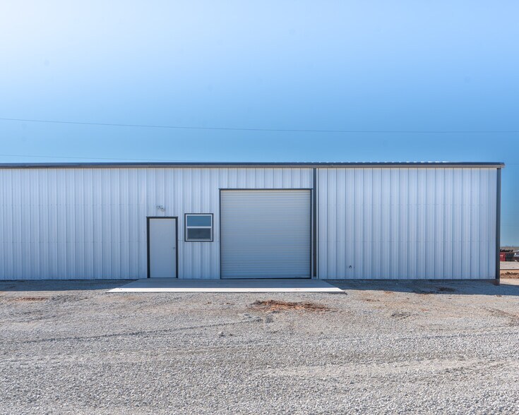 More Photos Of 9466 TX-79, Wichita Falls Warehouse For Lease