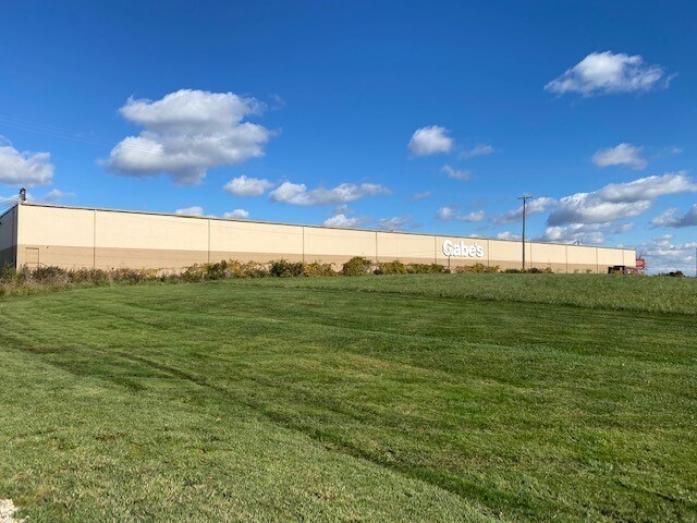 More Photos Of 2063 W 4th St, Mansfield Freestanding For Lease