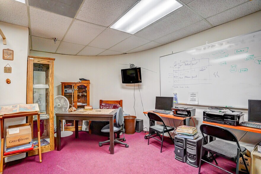 More Photos Of 950 S Central Ave, Compton Schools For Sale