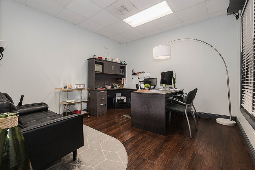 More Photos Of 3650 Coral Ridge Dr, Coral Springs Light Manufacturing For Sale