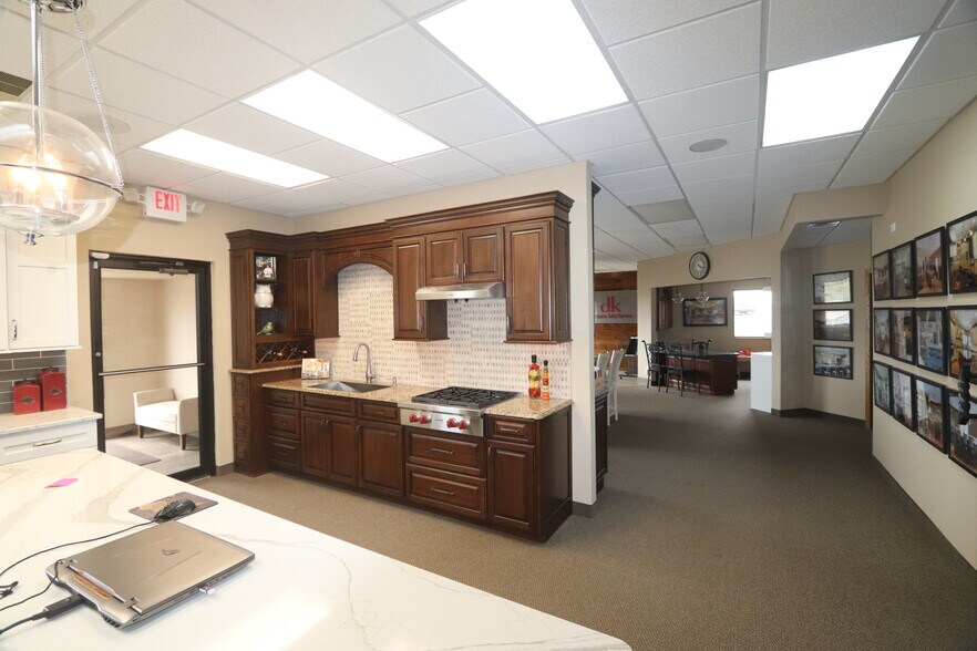 More Photos Of 5841 Whitmore Lake Rd, Brighton Medical For Lease