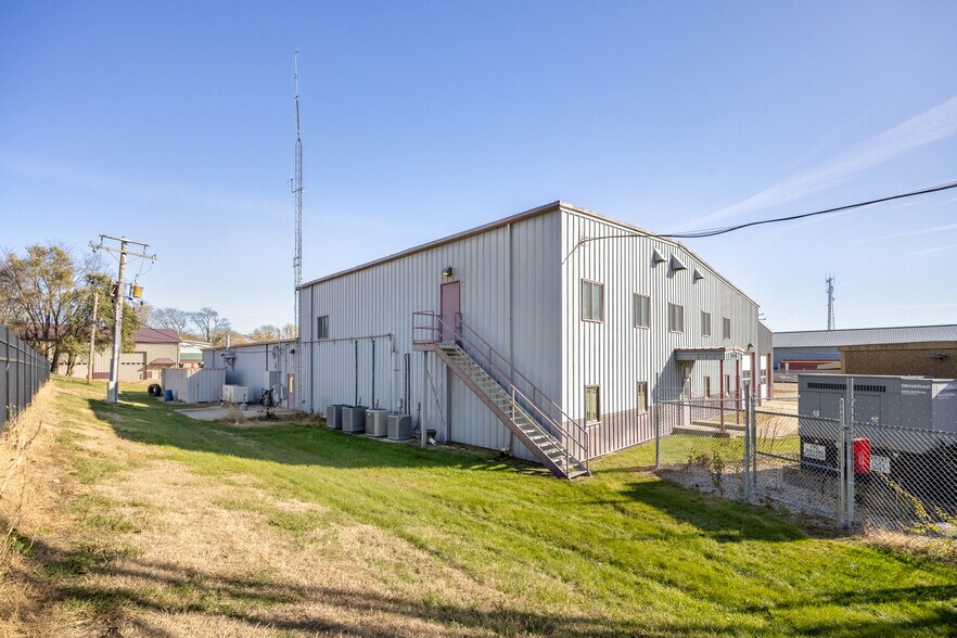 More Photos Of 501 N Main St, Wilmington Warehouse For Sale