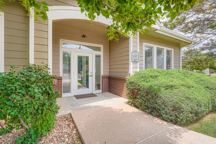 More Photos Of 2220 S Fraser St, Aurora Office For Sale