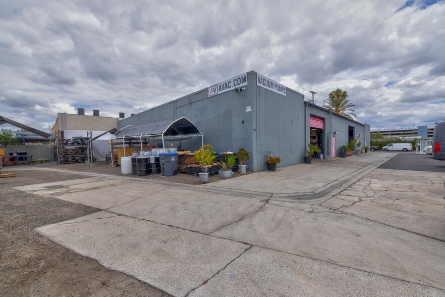 More Photos Of 1845 S Lewis St, Anaheim Manufacturing For Sale