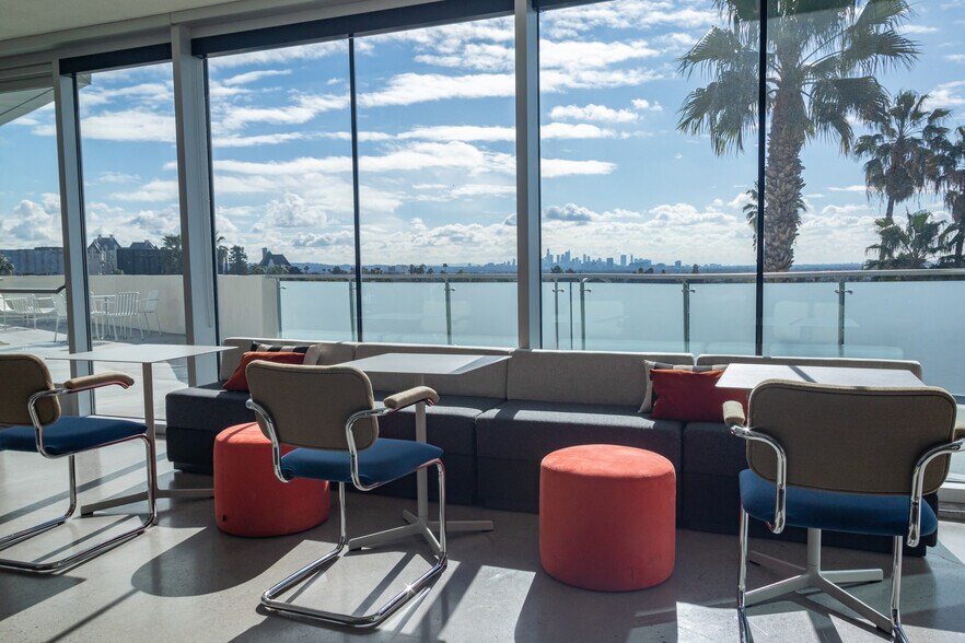 More Photos Of 8305 W Sunset Blvd, West Hollywood Office For Lease