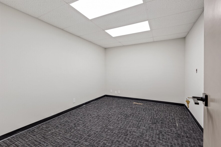 More Photos Of 1515 S Boulder Ave, Tulsa Office For Lease