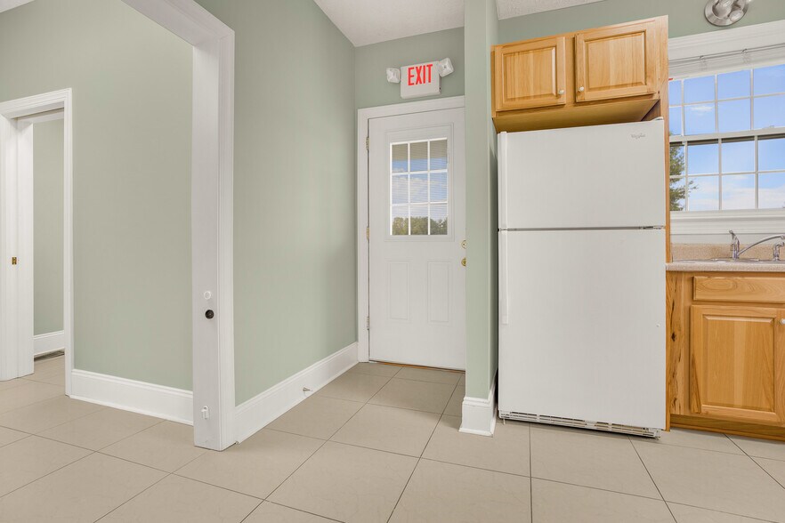 More Photos Of 6245 University Park Dr, Radford Office Residential For Sale