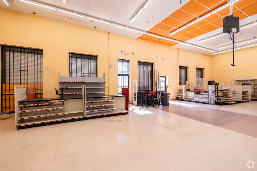 More Photos Of 17503-17587 Imperial Valley Dr, Houston Unknown For Lease