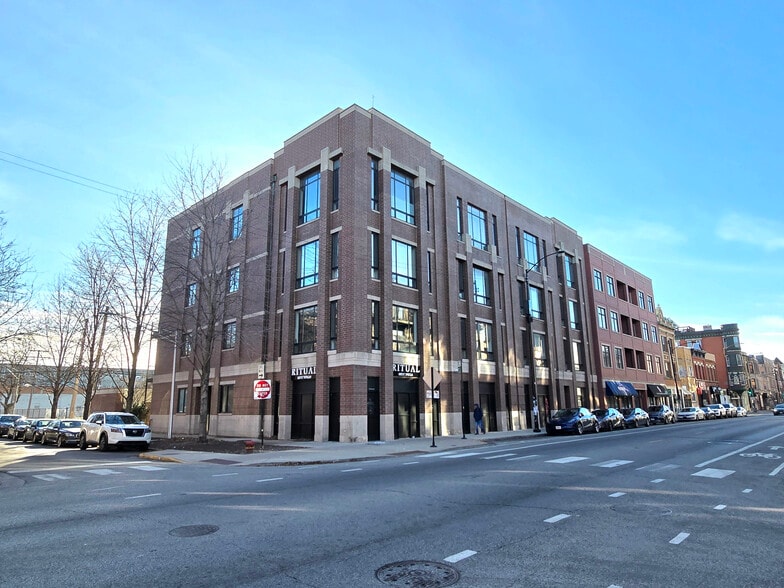 More Photos Of 2239 W North Ave, Chicago Medical For Lease