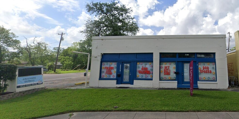 Primary Photo Of 4306 St. Goar, Dickinson General Retail For Sale