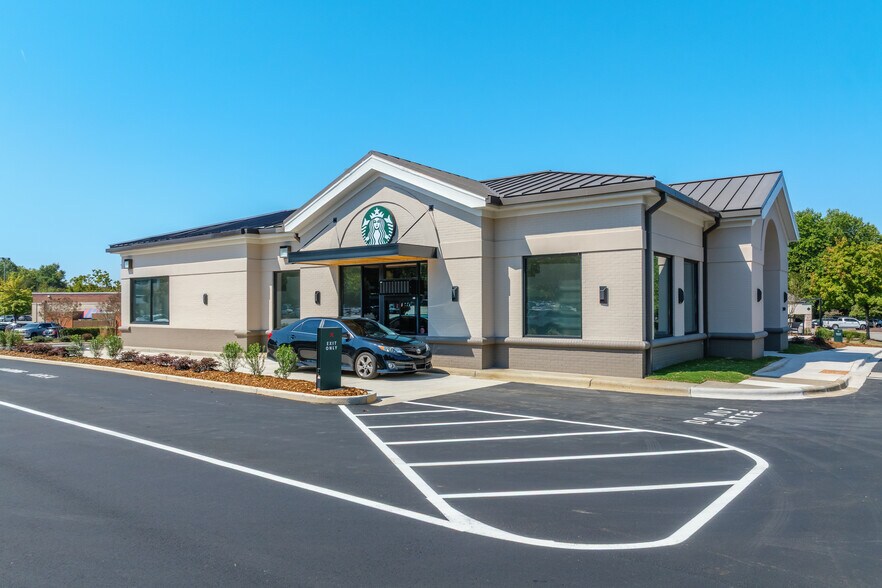 More Photos Of 3288 Silas Creek Pky, Winston-Salem Fast Food For Sale