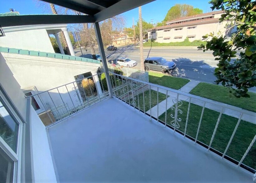 More Photos Of 4245 Laurel Canyon Blvd, Studio City Apartments For Sale