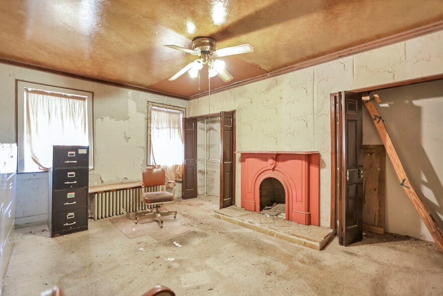 More Photos Of 3900 Noe Bixby Rd, Columbus Storefront Retail Residential For Sale