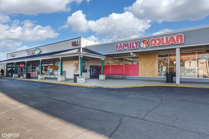 More Photos Of 65 E Grand Ave, Fox Lake Unknown For Lease