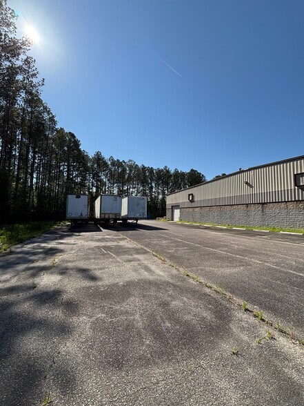 More Photos Of 605 Bob Gifford Blvd, Early Branch Manufacturing For Lease