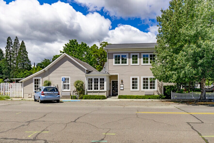 More Photos Of 240 E California St, Jacksonville Hotel For Sale