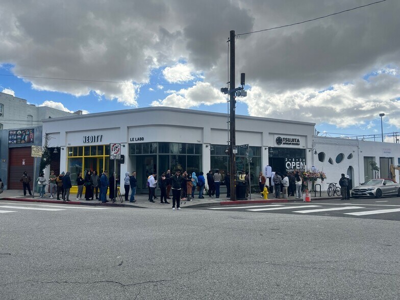 More Photos Of 734-744 E 3rd St, Los Angeles Storefront For Lease