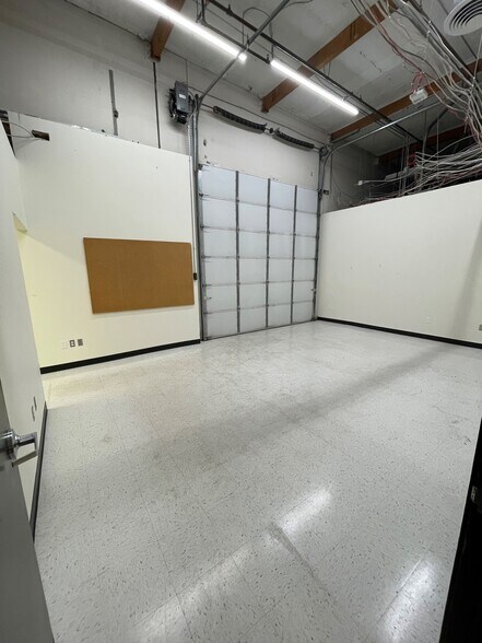 More Photos Of 1725 NW 167th Pl, Beaverton Flex For Sale