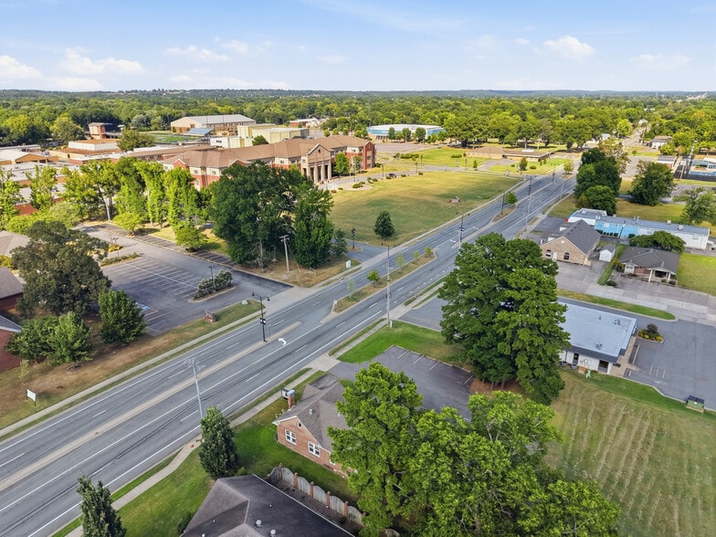 More Photos Of 2405 Prince St, Conway Office For Sale