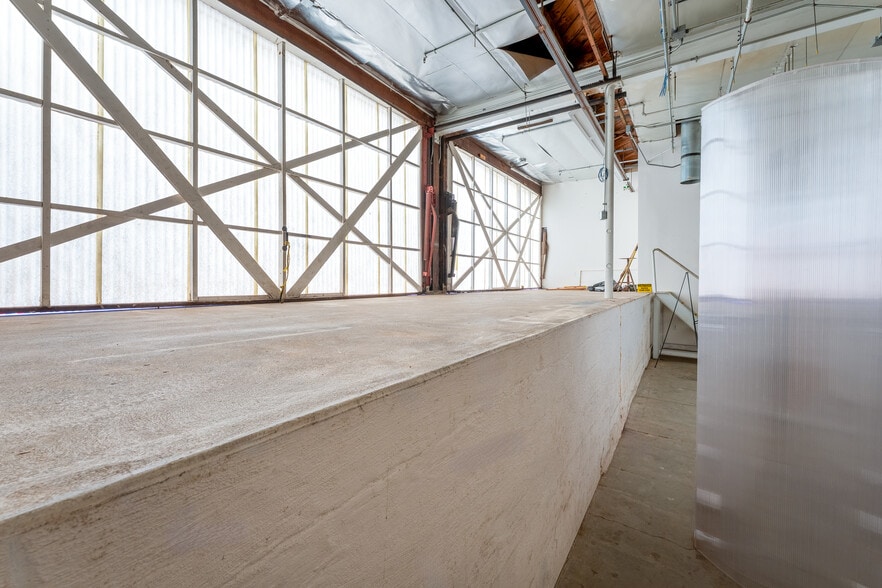More Photos Of 2212 Main St, San Diego Industrial For Lease