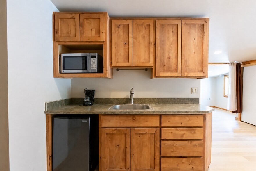 More Photos Of 1258 Highway 141, White Salmon Hospitality For Sale